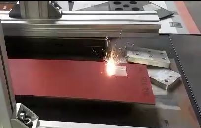 Odstraňovanie hrdze laserového čistenia 200w 500w Laser cleaning machine rust removal 200w 500w